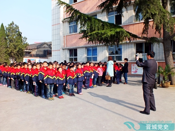 晋城市城区东关小学组织学生参观市美术馆