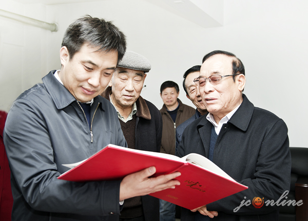 赵沂旸深入市党史学会调研