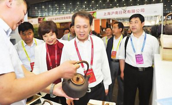 (2)市长刘润民率团参加第八届中国中部（郑州）投资贸易博览会