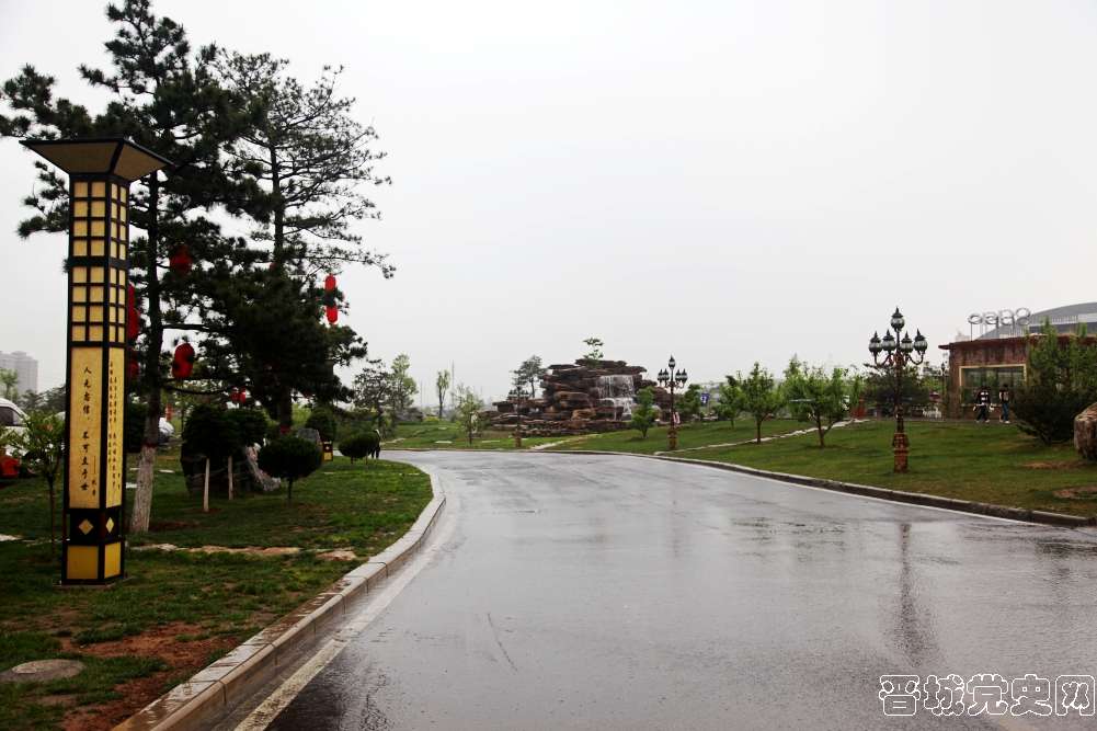烟雨中的司徒小镇3（摄影：韩卓洋）