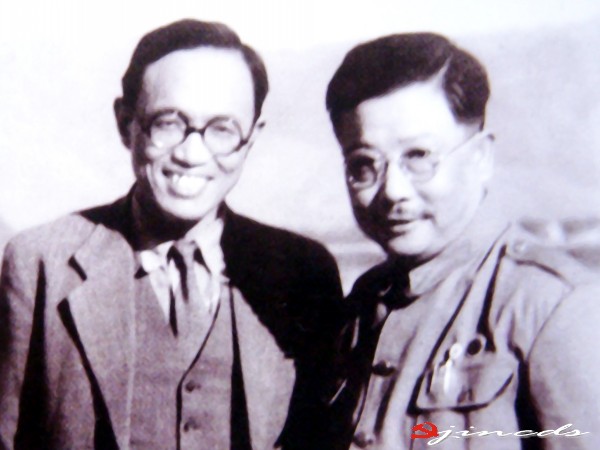 李克农与钱俊瑞在北平军调部。.jpg