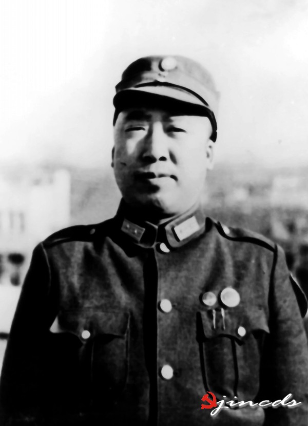 1946年3月,滕代远在北平军事调处执行部。.jpg